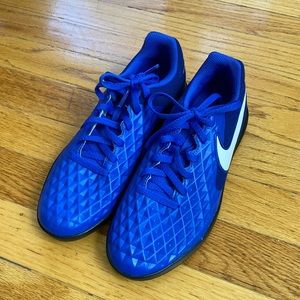 Nike Kids Legend 8 Indoor Cleats